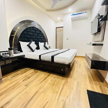 Hotel Red Stone Inn - Near New Delhi Railway Station - Paharganj Ngoại thất bức ảnh