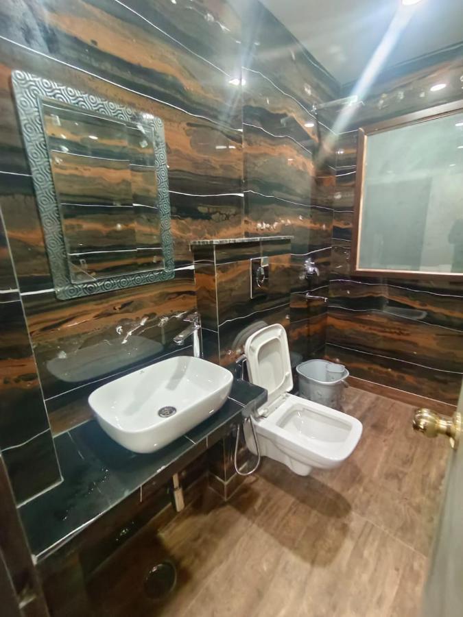 Hotel Red Stone Inn - Near New Delhi Railway Station - Paharganj Ngoại thất bức ảnh
