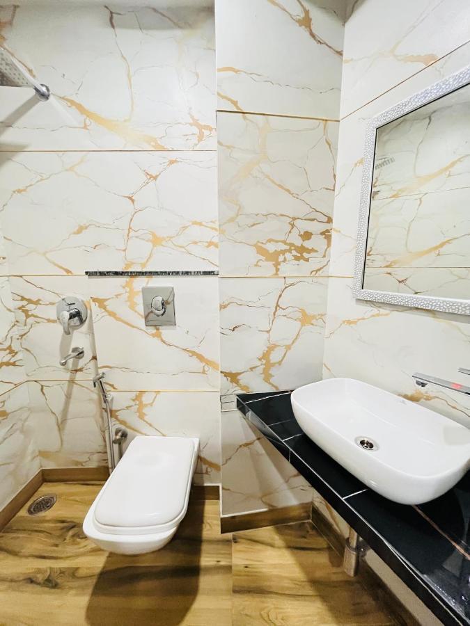 Hotel Red Stone Inn - Near New Delhi Railway Station - Paharganj Ngoại thất bức ảnh