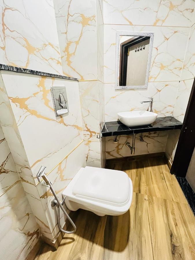 Hotel Red Stone Inn - Near New Delhi Railway Station - Paharganj Ngoại thất bức ảnh