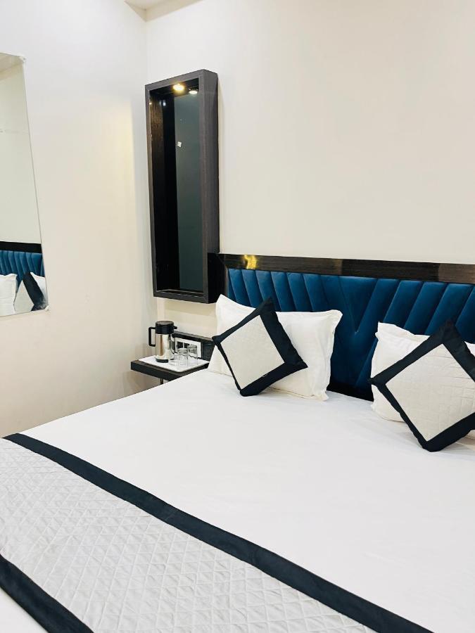 Hotel Red Stone Inn - Near New Delhi Railway Station - Paharganj Ngoại thất bức ảnh