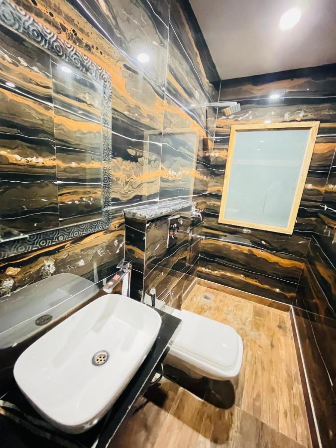 Hotel Red Stone Inn - Near New Delhi Railway Station - Paharganj Ngoại thất bức ảnh