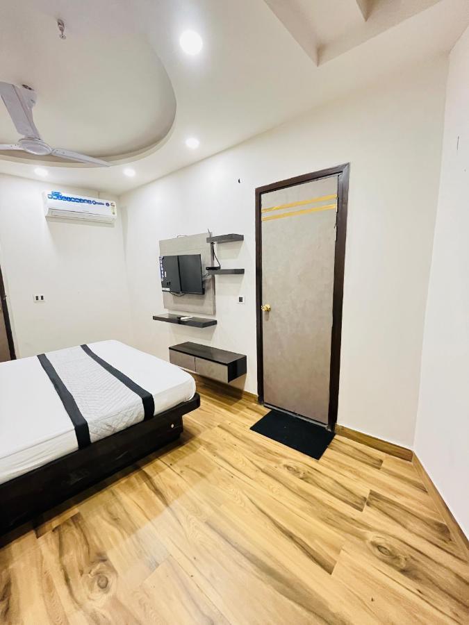 Hotel Red Stone Inn - Near New Delhi Railway Station - Paharganj Ngoại thất bức ảnh