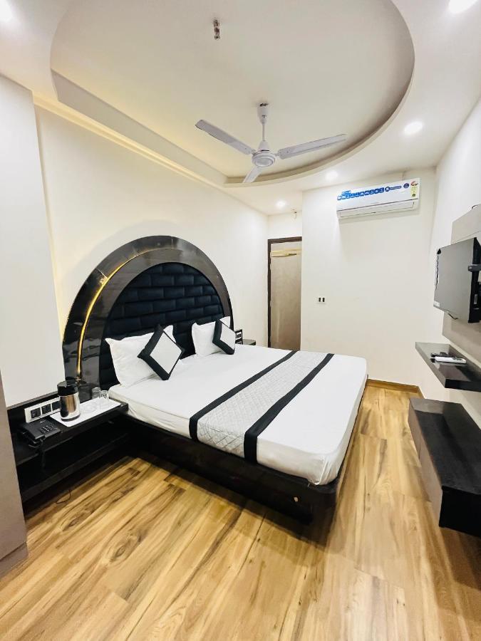 Hotel Red Stone Inn - Near New Delhi Railway Station - Paharganj Ngoại thất bức ảnh