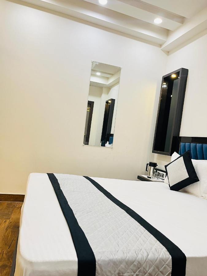 Hotel Red Stone Inn - Near New Delhi Railway Station - Paharganj Ngoại thất bức ảnh