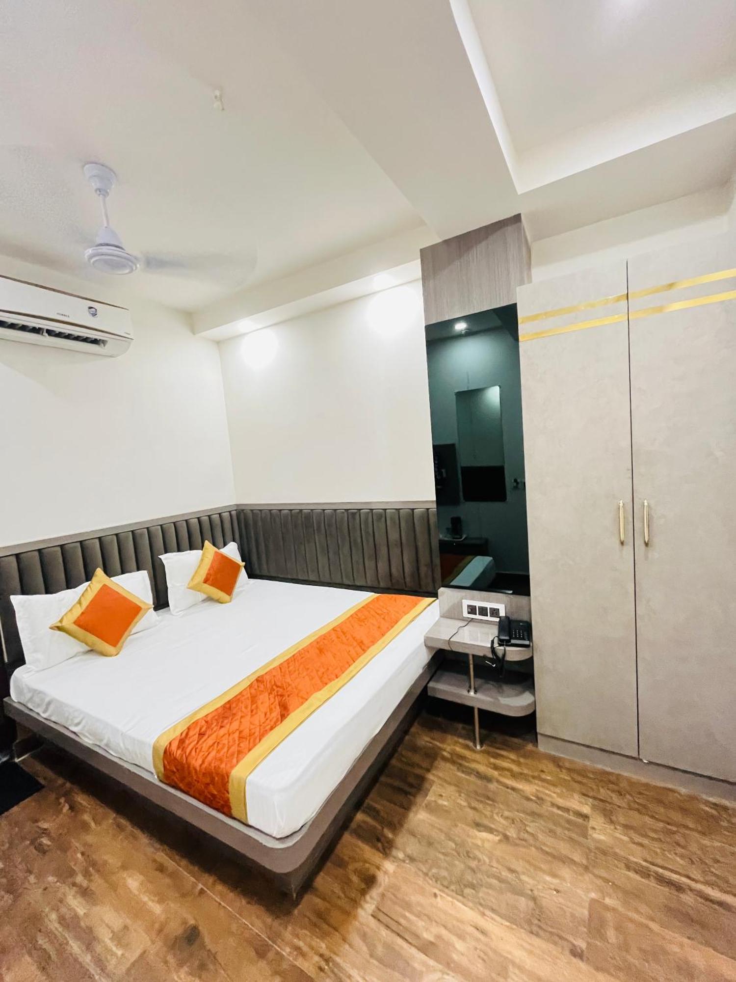 Hotel Red Stone Inn - Near New Delhi Railway Station - Paharganj Ngoại thất bức ảnh