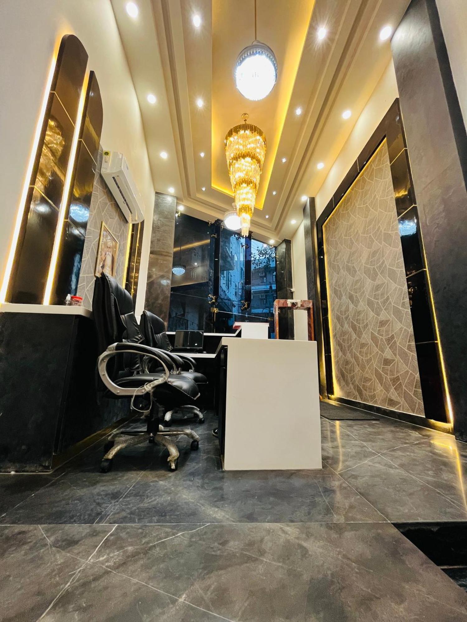 Hotel Red Stone Inn - Near New Delhi Railway Station - Paharganj Ngoại thất bức ảnh