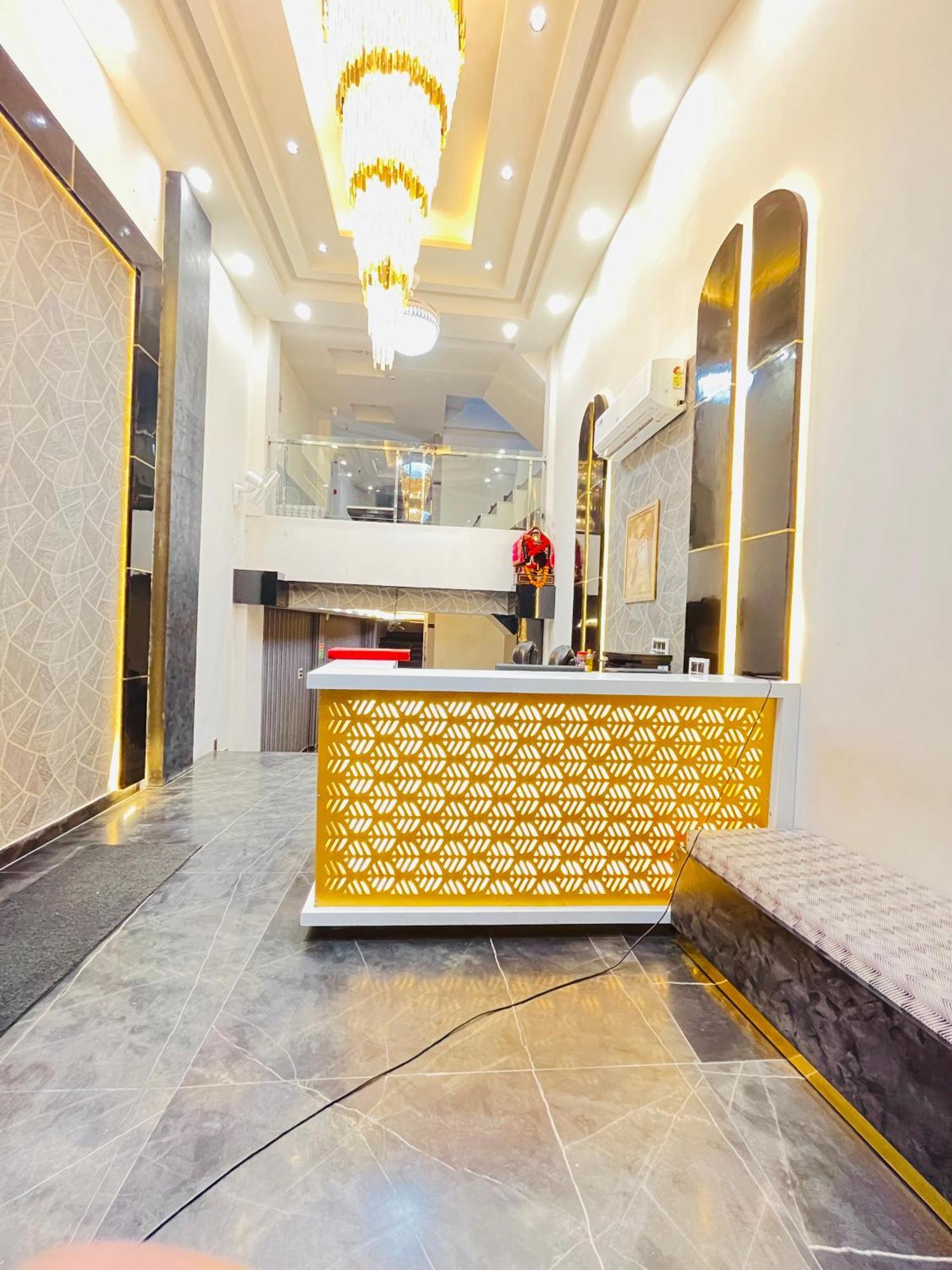 Hotel Red Stone Inn - Near New Delhi Railway Station - Paharganj Ngoại thất bức ảnh