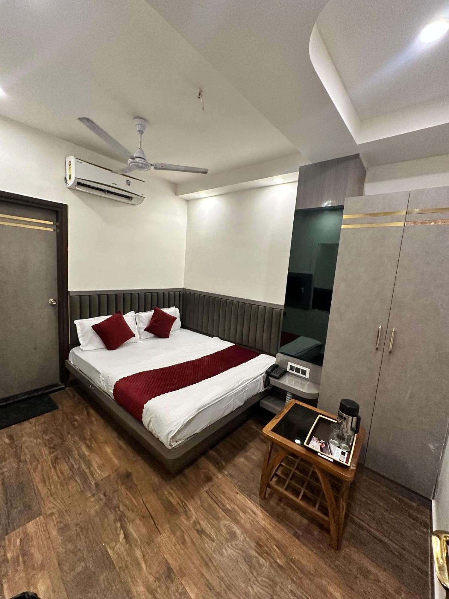 Hotel Red Stone Inn - Near New Delhi Railway Station - Paharganj Ngoại thất bức ảnh